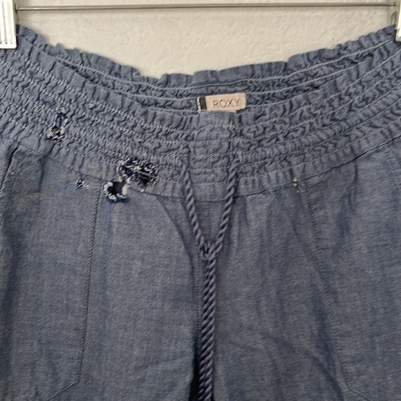 🏝️🏄🏻♀️ROXY PANTS DISTRESSED SZ SMALL (30Wx31L) BLUE EXCELLENT CONDITION - Picture 2 of 6